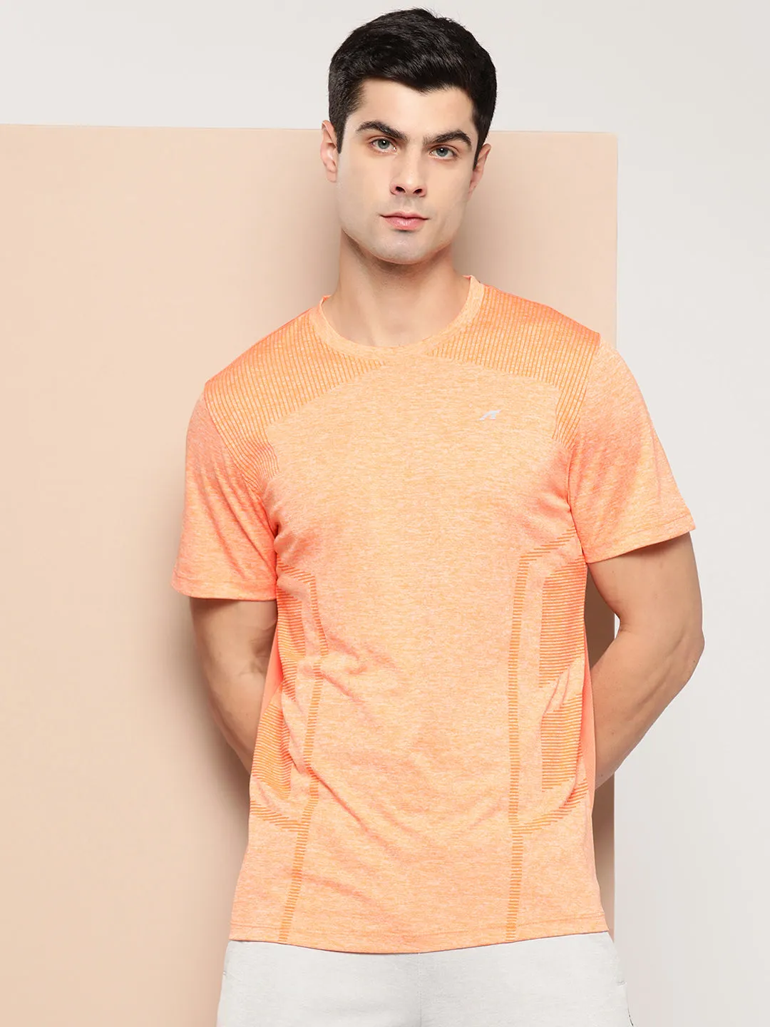 Alcis Men Solid Slim Fit T-shirt