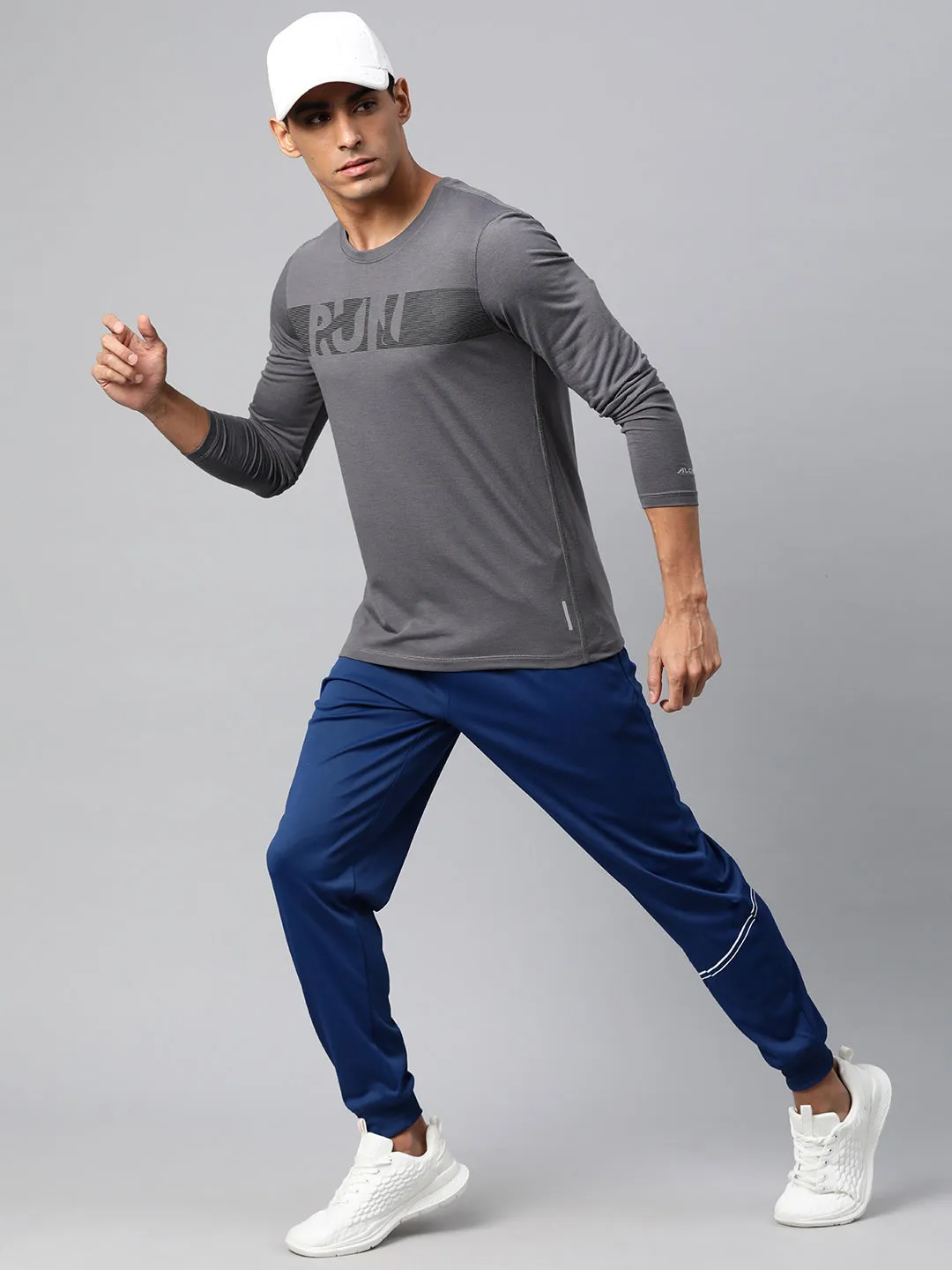 Alcis Men Typography Printed Full Sleeves Running T-shirt