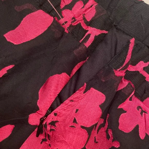 Alfani Floral Pattern Print Skirt Floral Burnout Art Blossom Size 8 Black &amp; Pink