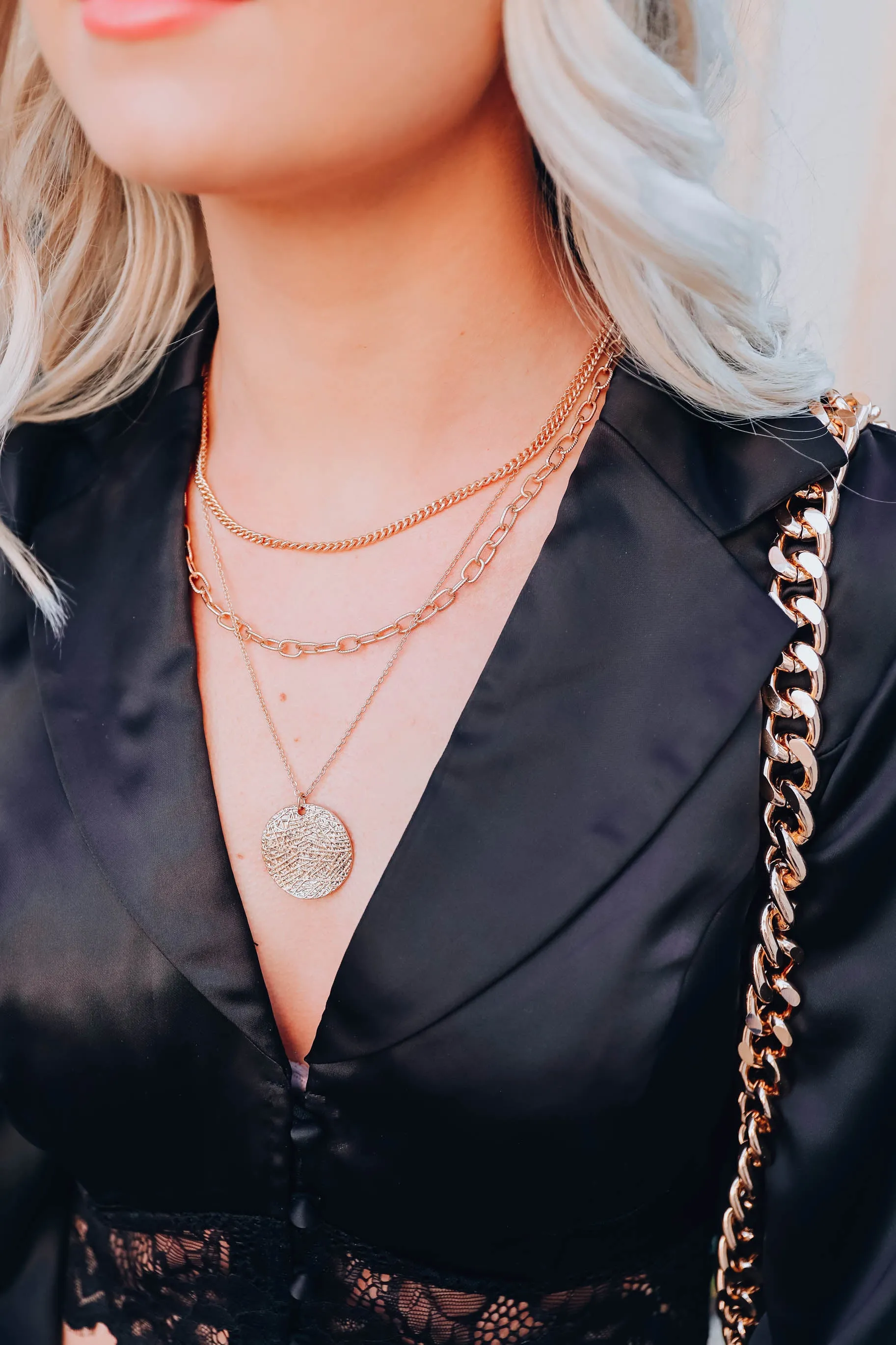 All About The Chase Necklace - Gold