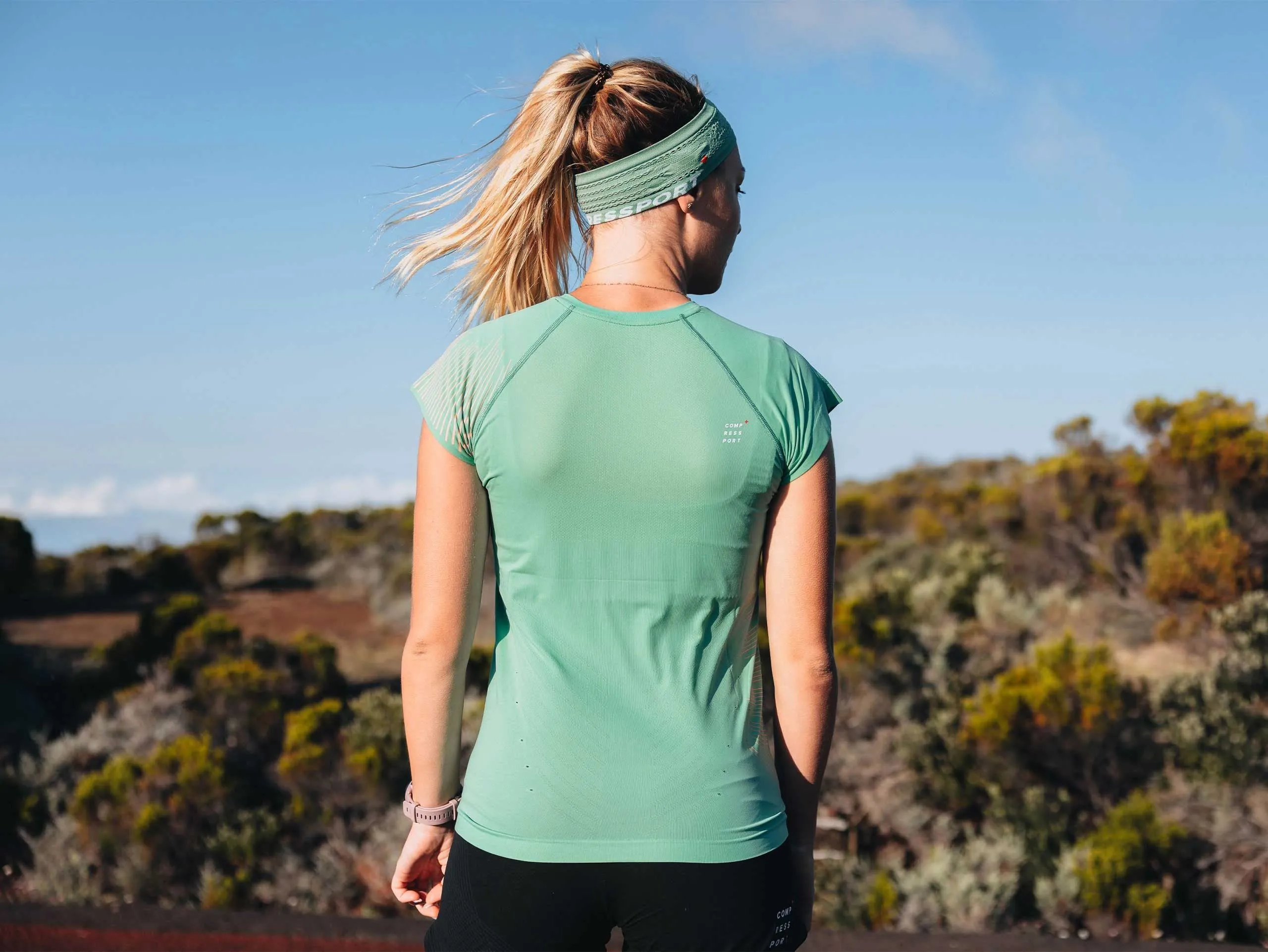 Compessport Women's Performance SS Tshirt - Crème De Menthe/Papaya Punch