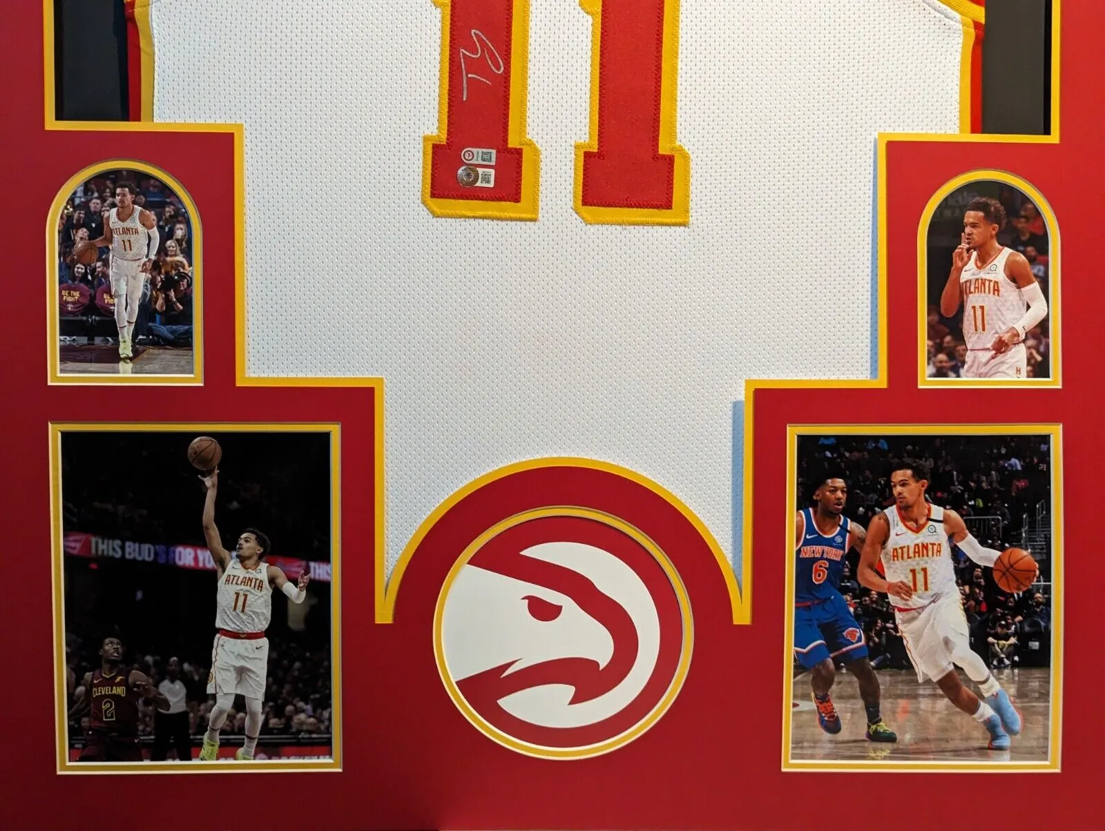 CUSTOM FRAMED ATLANTA HAWKS TRAE YOUNG SIGNED AUTOGRAPHED JERSEY BECKETT HOLO