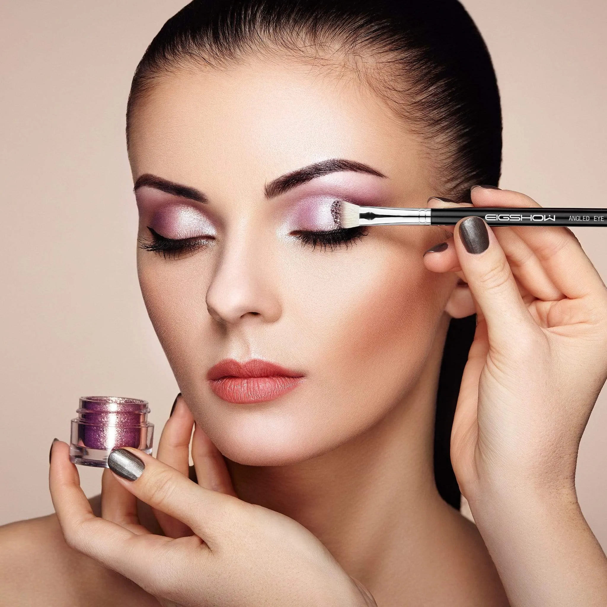 E833 - ANGLED EYE SHADOW BRUSH