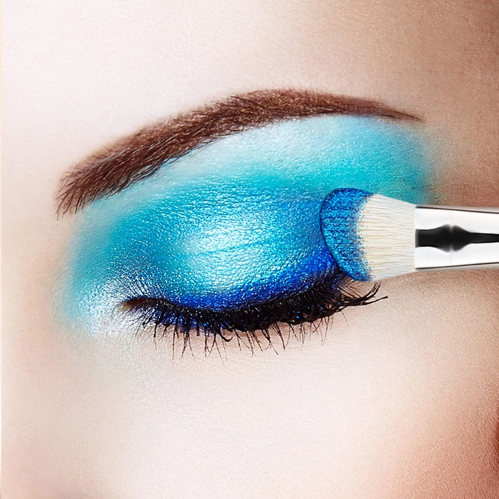 E833 - ANGLED EYE SHADOW BRUSH