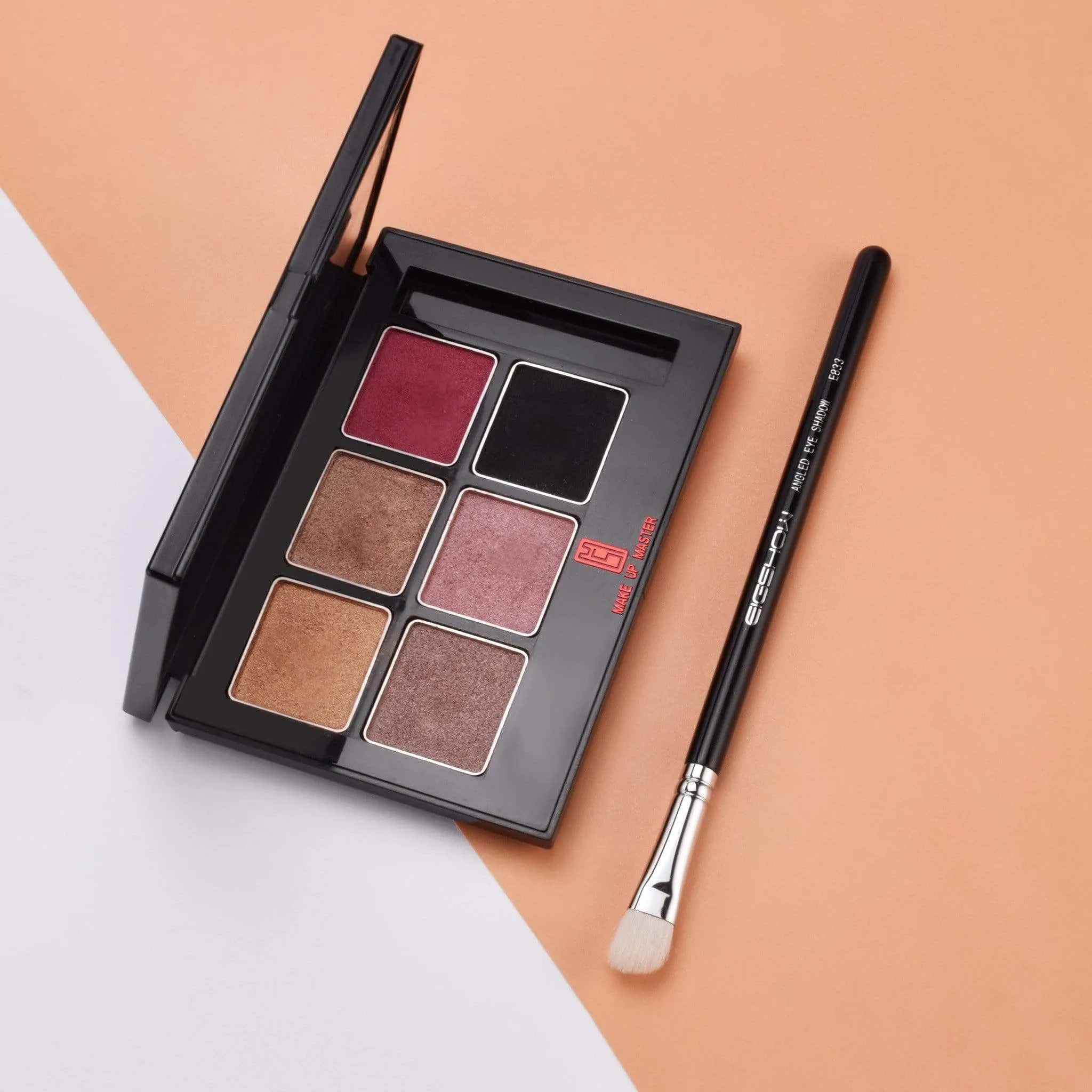 E833 - ANGLED EYE SHADOW BRUSH