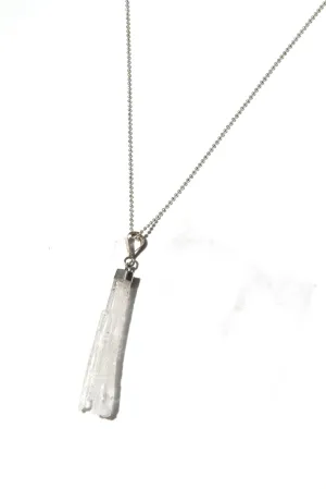 Faden Quartz Crystal Pendant