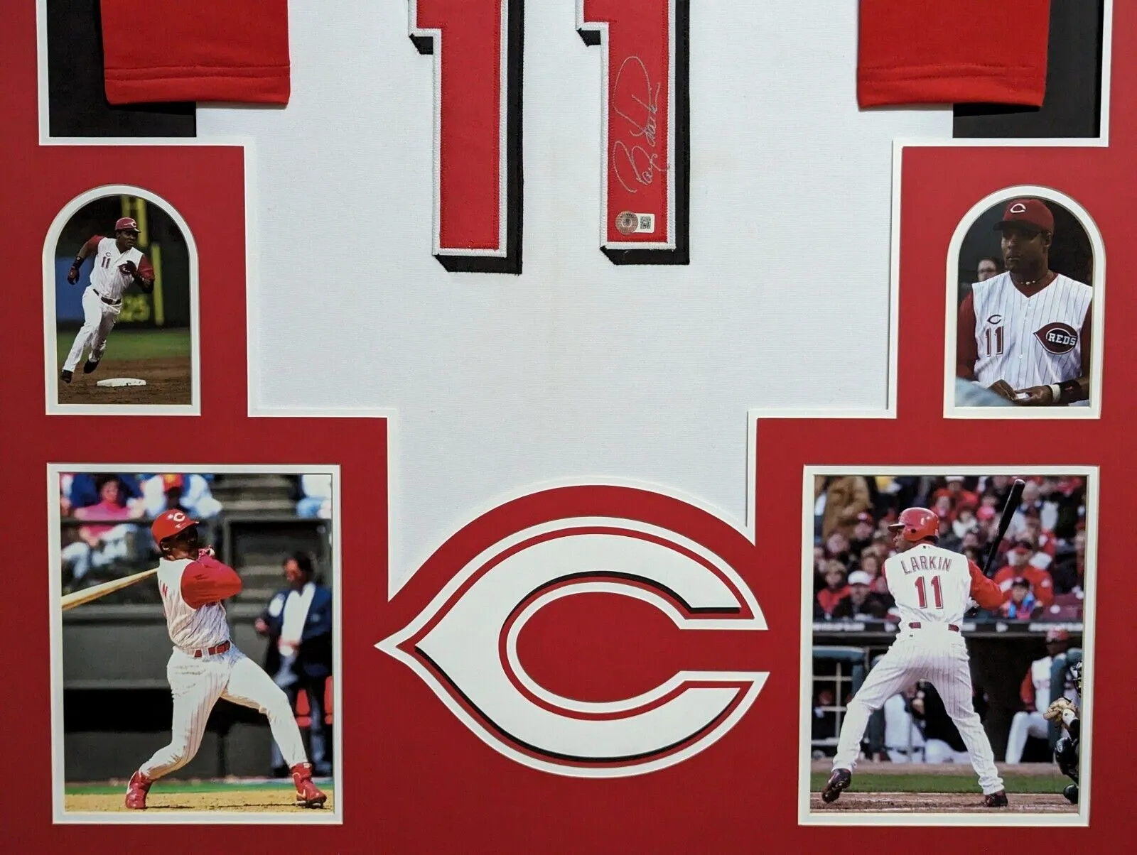 FRAMED CINCINNATI REDS BARRY LARKIN AUTOGRAPHED SIGNED JERSEY BECKETT HOLO