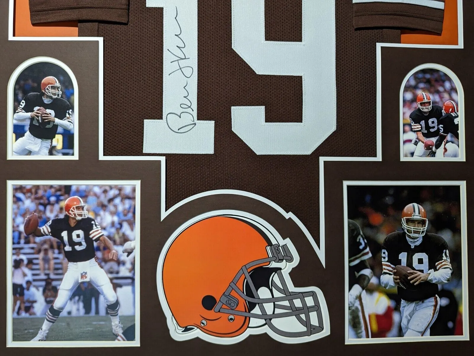 FRAMED CLEVELAND BROWNS BERNIE KOSAR AUTOGRAPHED SIGNED JERSEY BECKETT HOLO