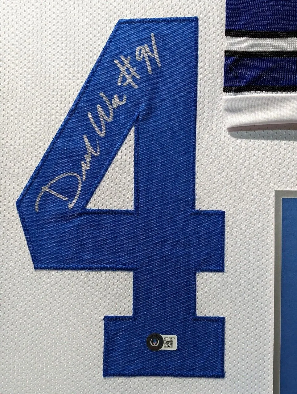 FRAMED DALLAS COWBOYS DEMARCUS WARE AUTOGRAPHED SIGNED JERSEY BECKETT HOLO