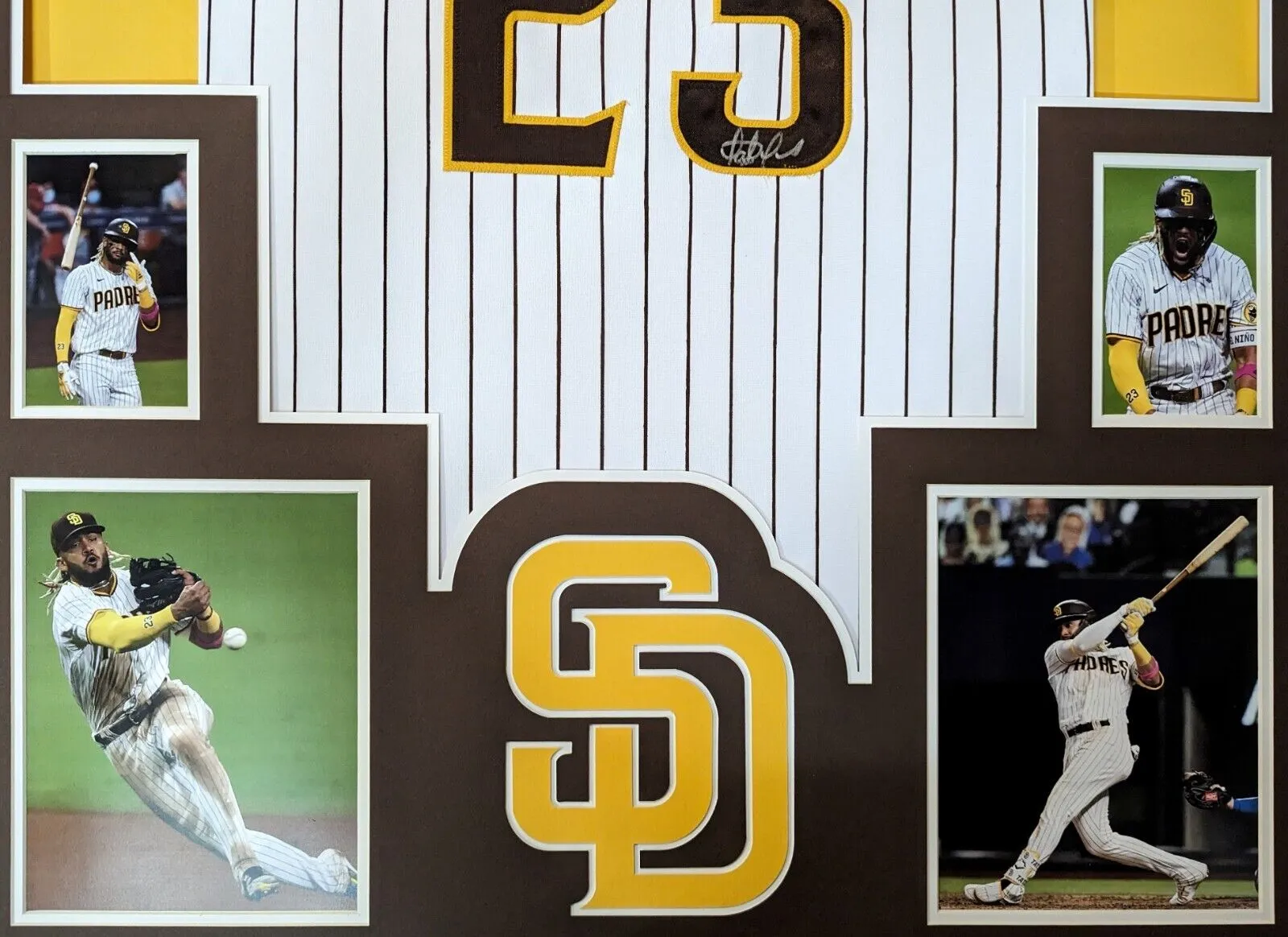 FRAMED FERNANDO TATIS JR AUTOGRAPHED SIGNED SAN DIEGO PADRES JERSEY BECKETT HOLO