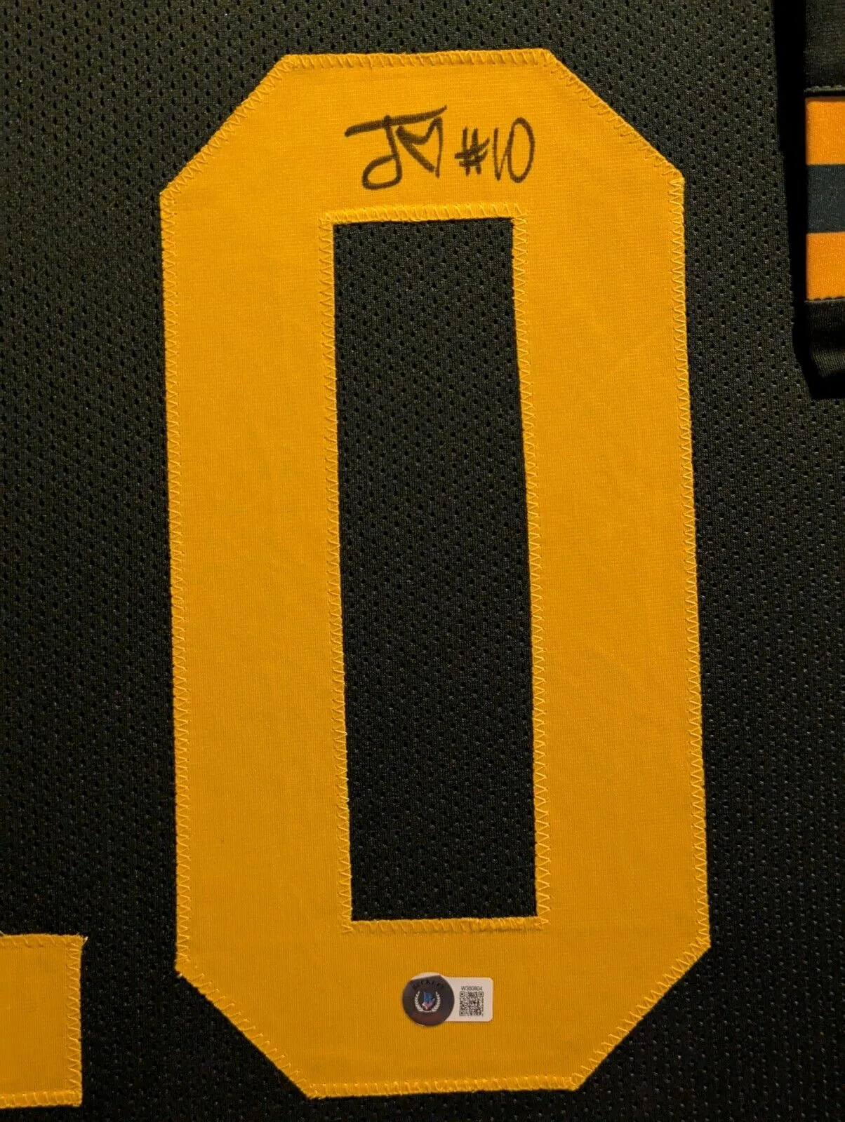 FRAMED GREEN BAY PACKERS JORDAN LOVE AUTOGRAPHED SIGNED JERSEY BECKETT HOLO