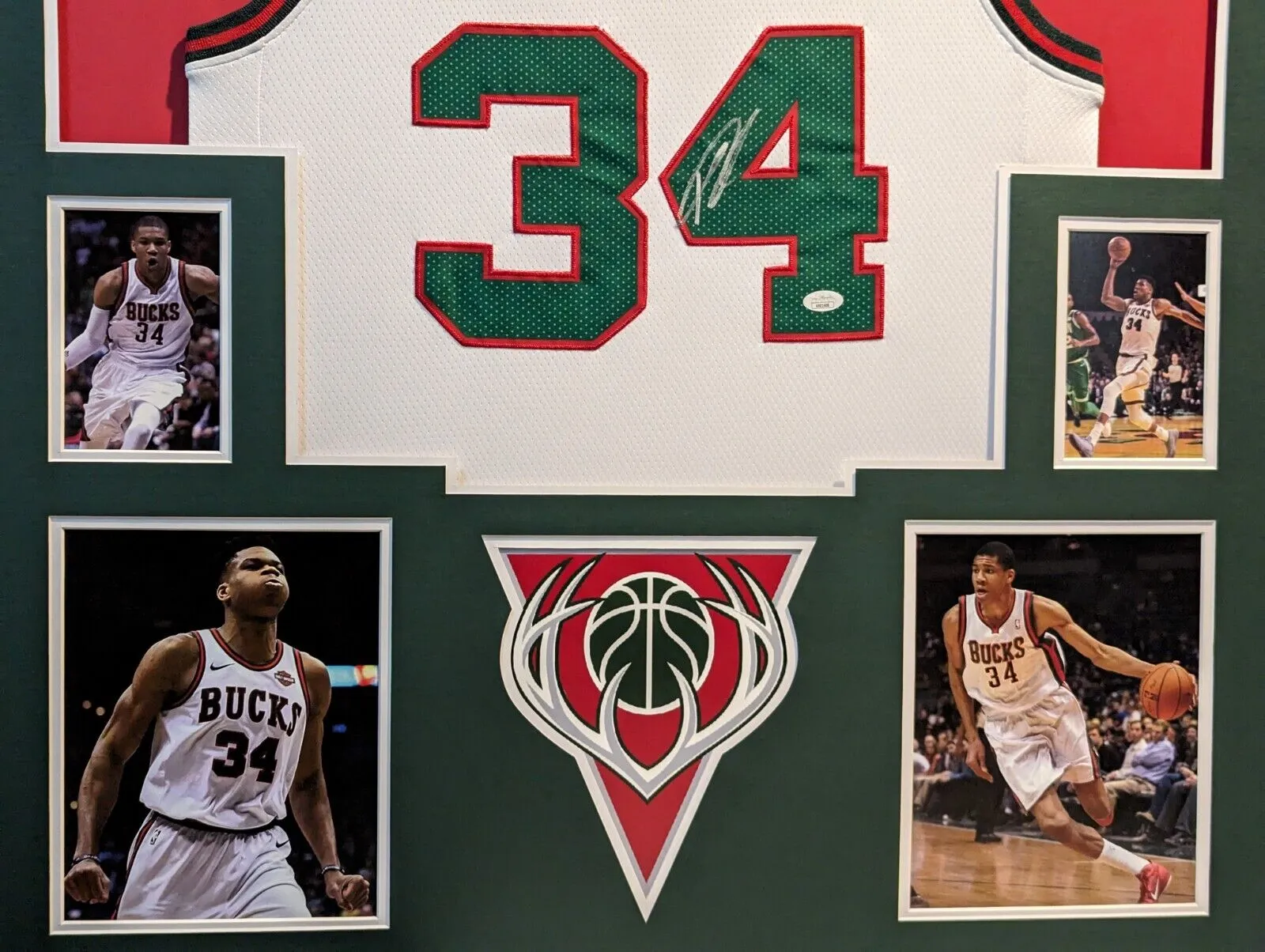 FRAMED MILWAUKEE BUCKS GIANNIS ANTETOKOUNMPO AUTOGRAPHED SIGNED JERSEY JSA COA