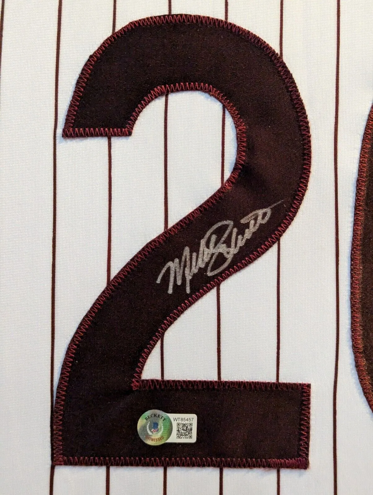 FRAMED PHILADELPHIA PHILLIES MIKE SCHMIDT AUTOGRAPHED SIGNED JERSEY BECKETT HOLO
