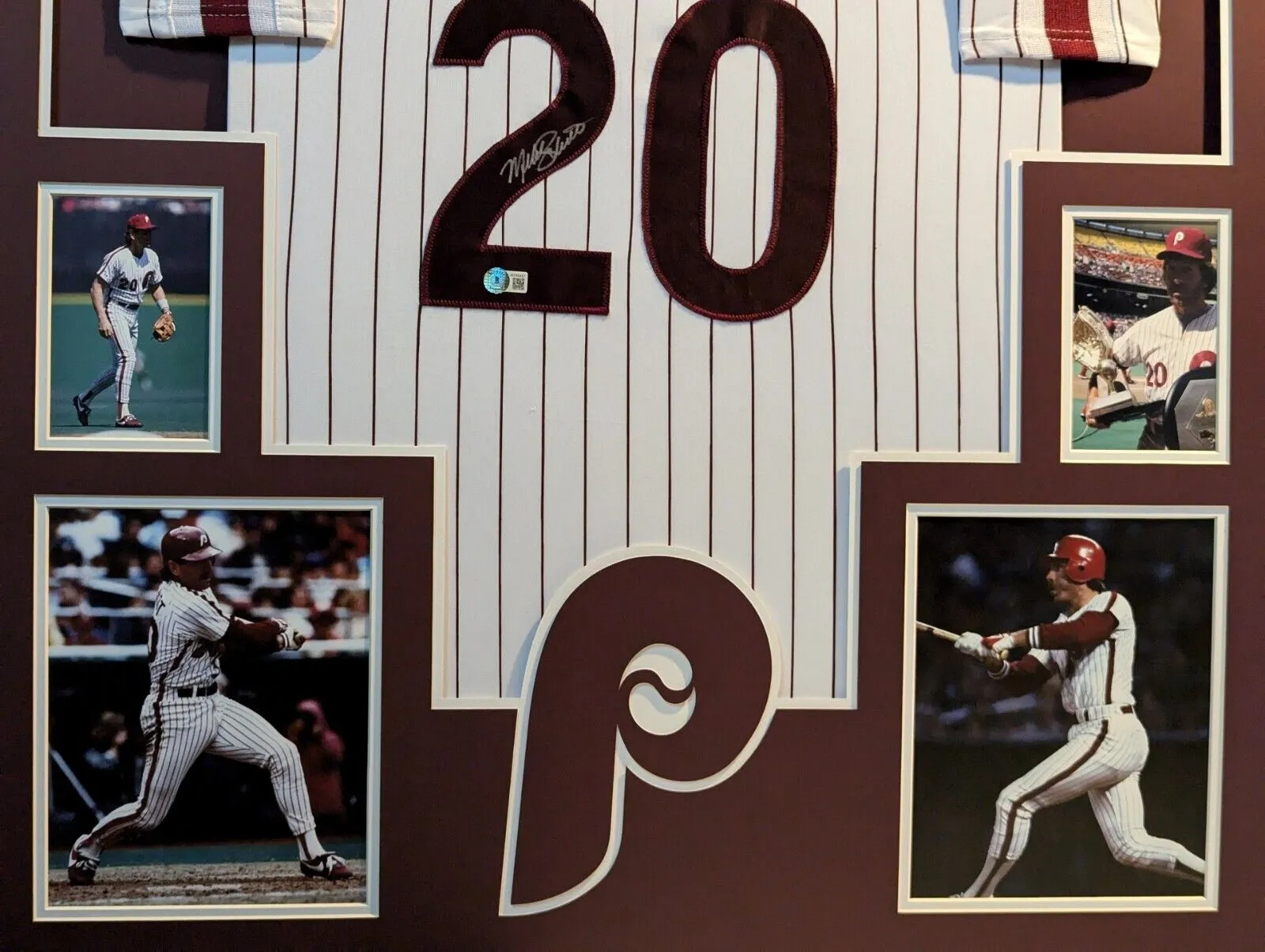 FRAMED PHILADELPHIA PHILLIES MIKE SCHMIDT AUTOGRAPHED SIGNED JERSEY BECKETT HOLO