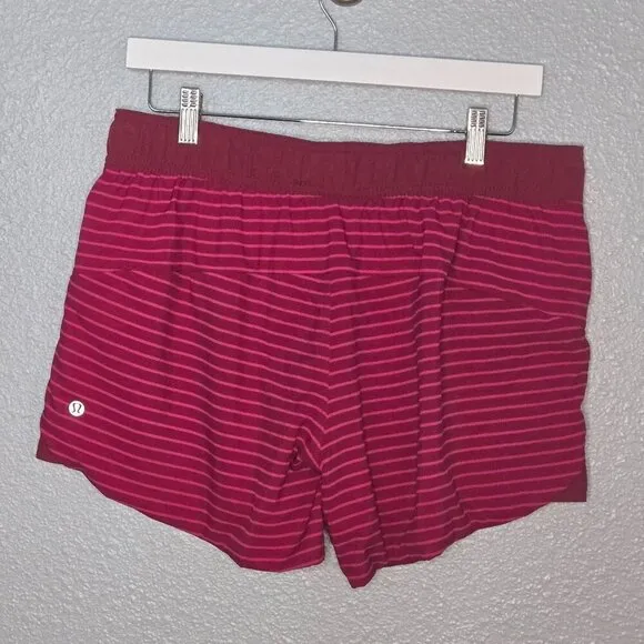 Lululemon Go the Distance Short (Reversible) - 12 Bumble Berry