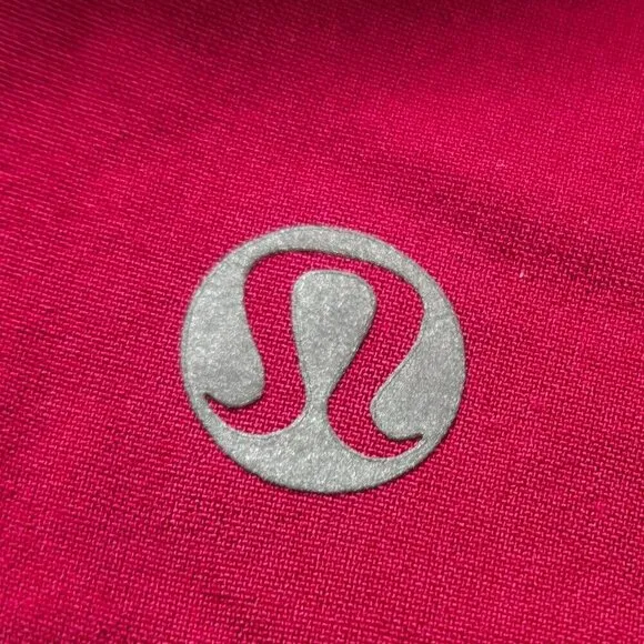 Lululemon Go the Distance Short (Reversible) - 12 Bumble Berry