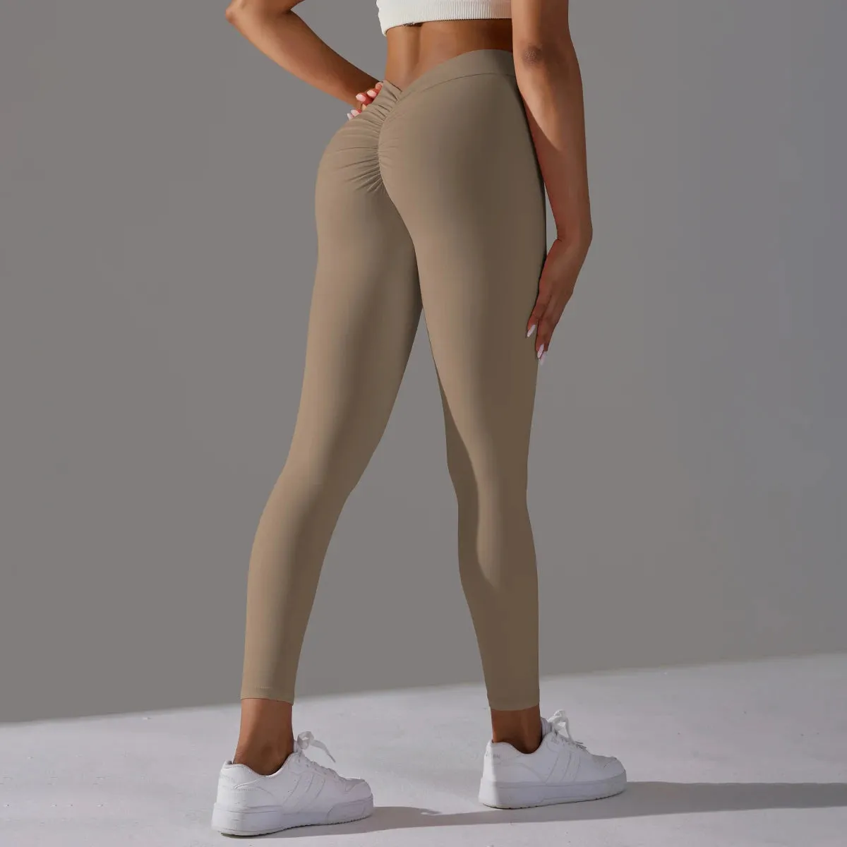 Sculpted V-Waist Push-Up Leggings for Women's Fitness