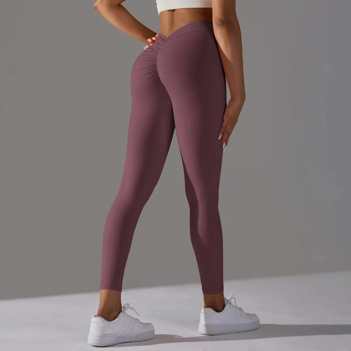 Sculpted V-Waist Push-Up Leggings for Women's Fitness