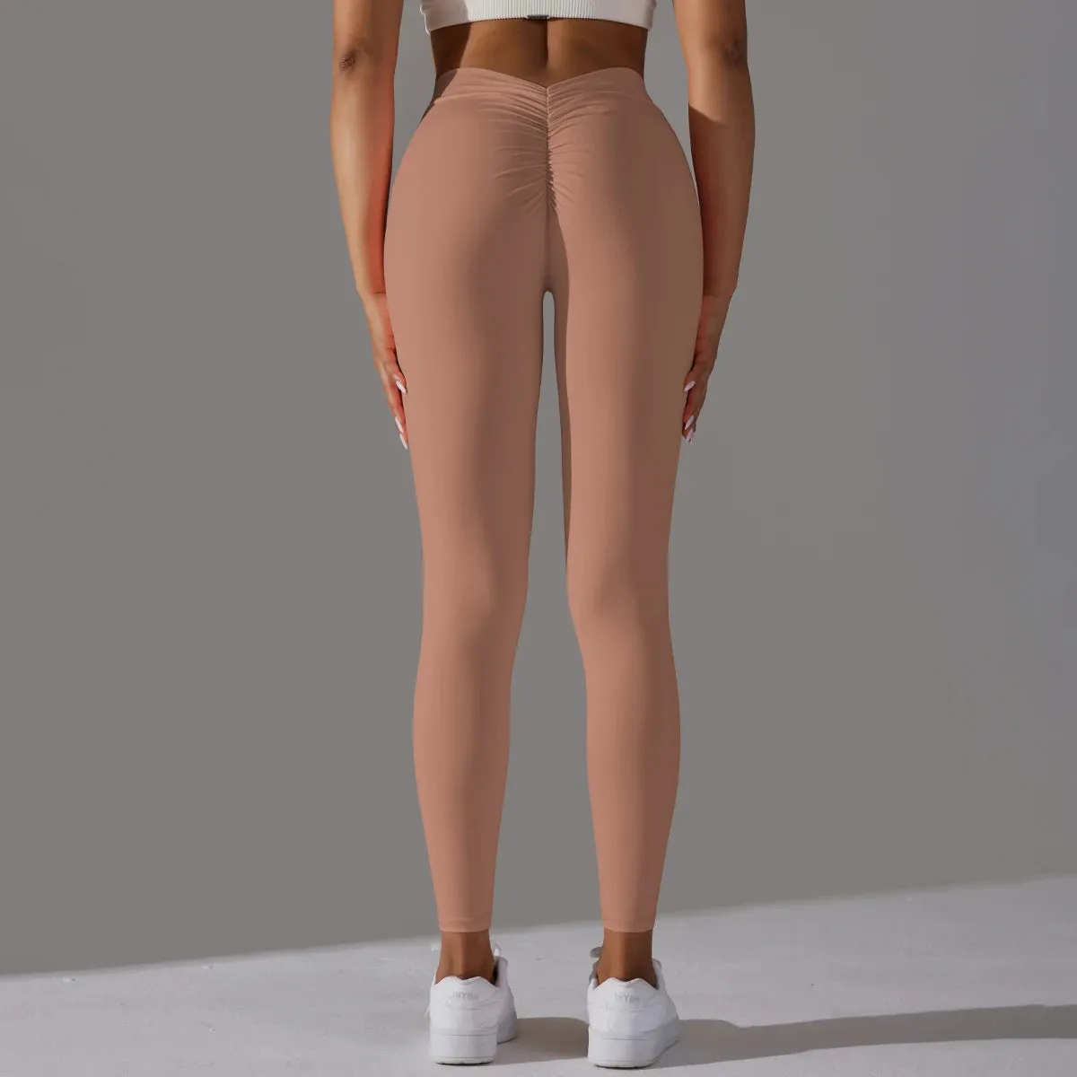 Sculpted V-Waist Push-Up Leggings for Women's Fitness