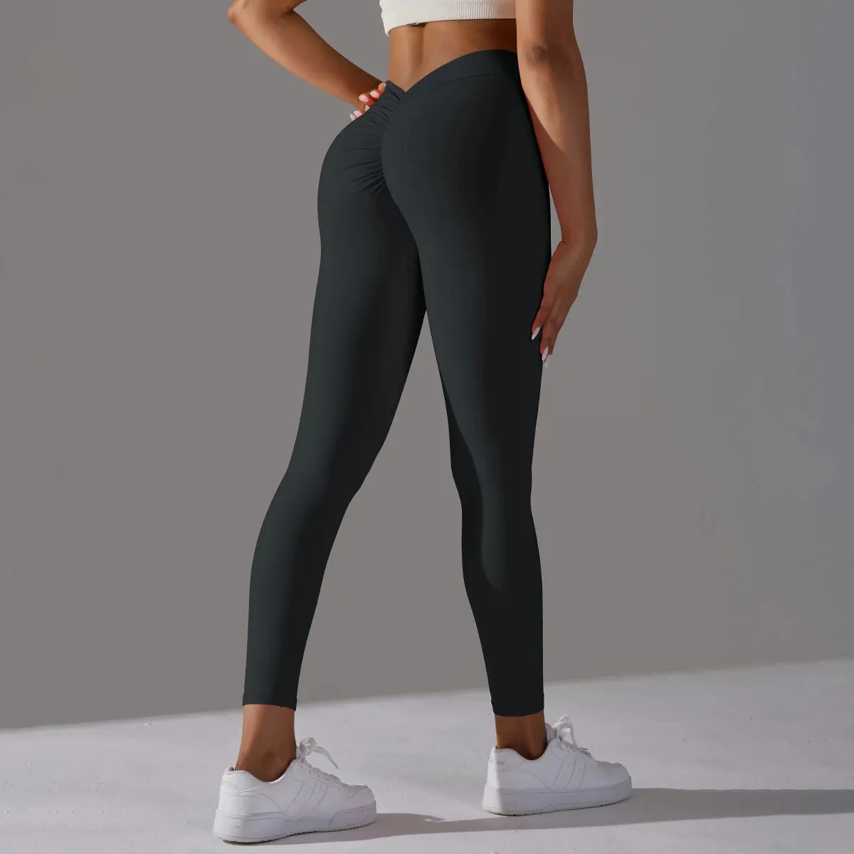 Sculpted V-Waist Push-Up Leggings for Women's Fitness