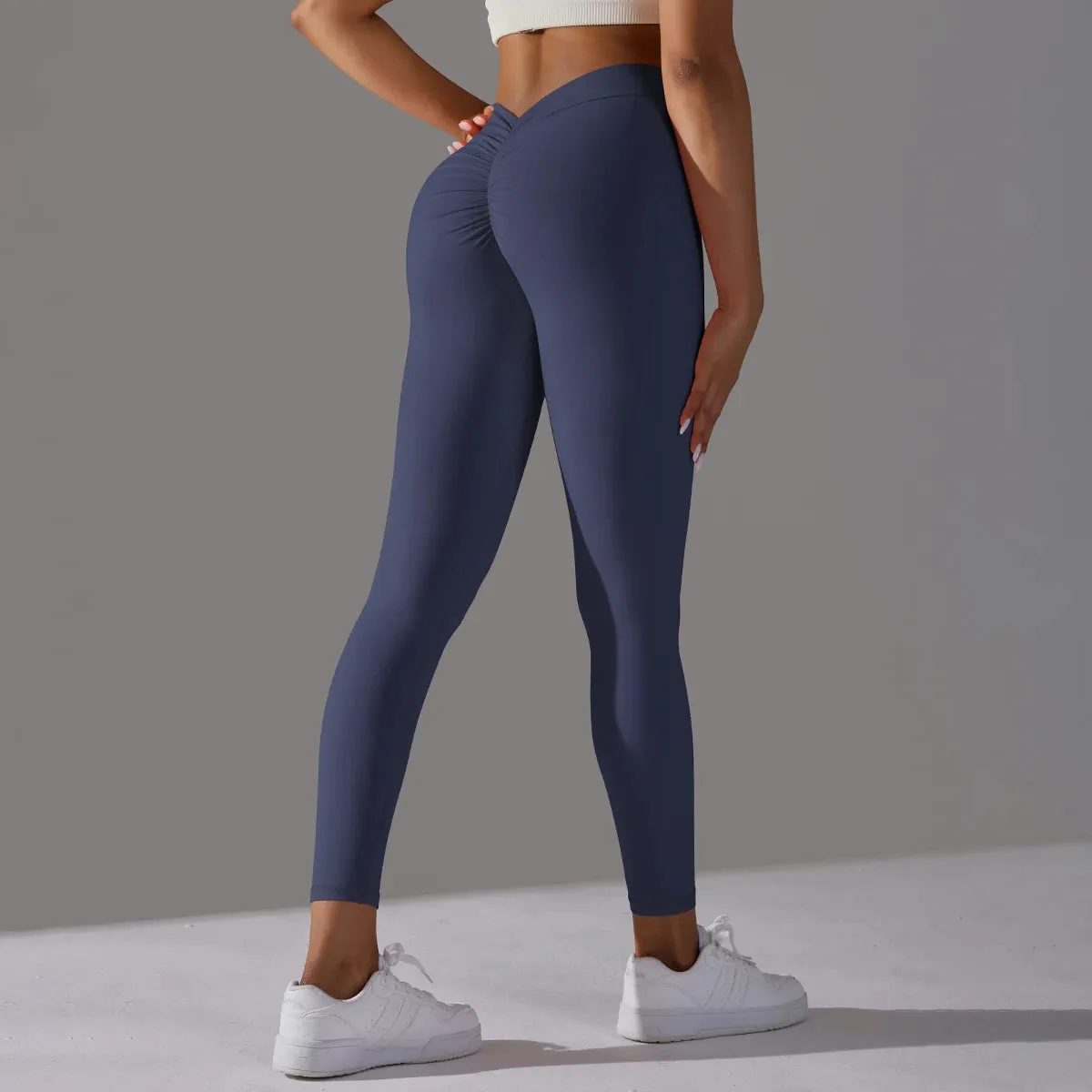 Sculpted V-Waist Push-Up Leggings for Women's Fitness
