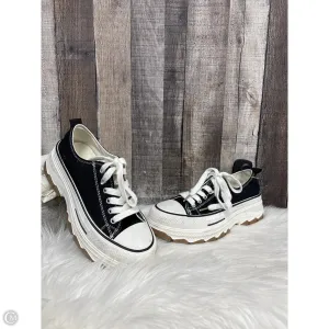 Shoes Sneakers By Cmf In Black & White, Size: 7.5