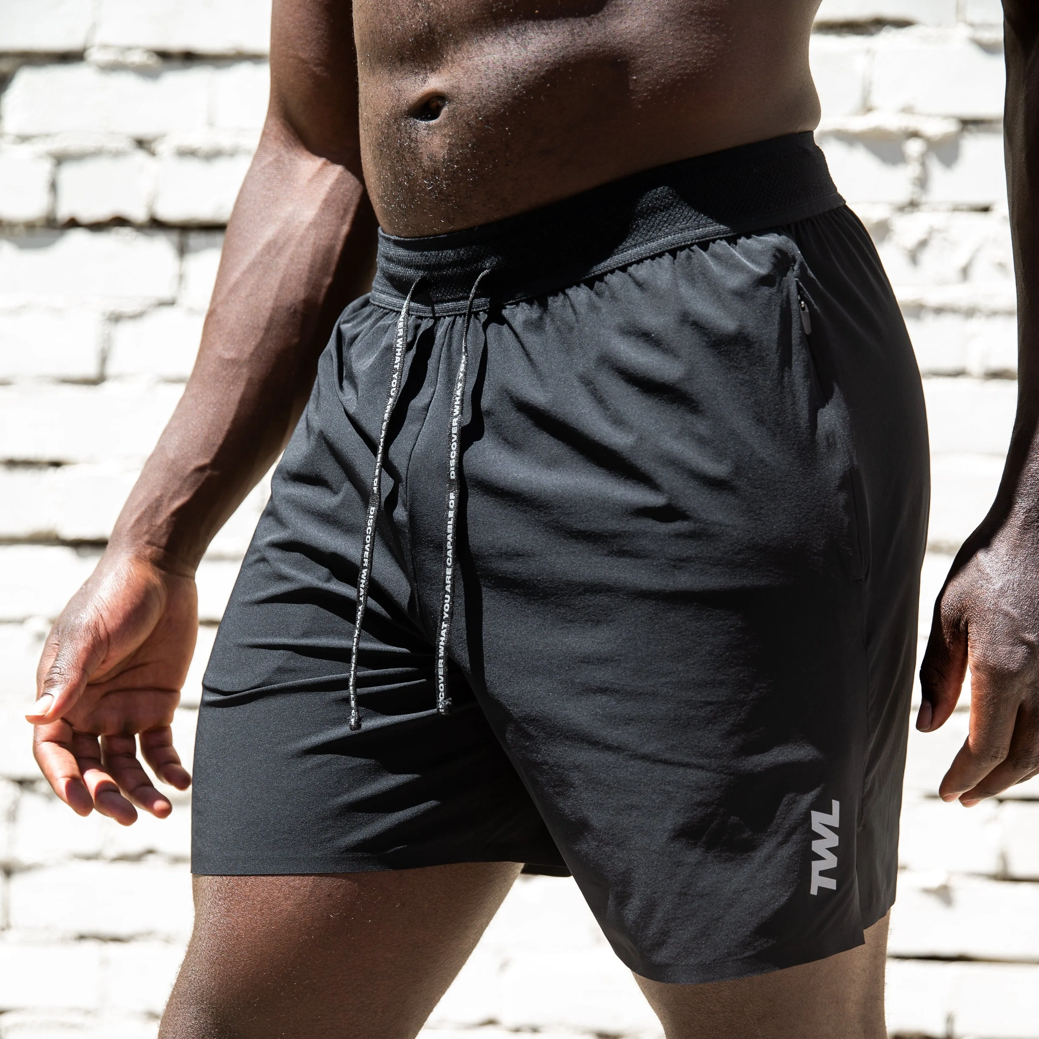 TWL - MEN'S BREEZE SHORTS - BLACK