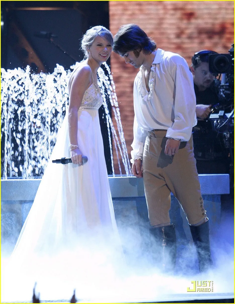 White Taylor Swift Sequins Halter Prom Celebrity Dress CMA Awards